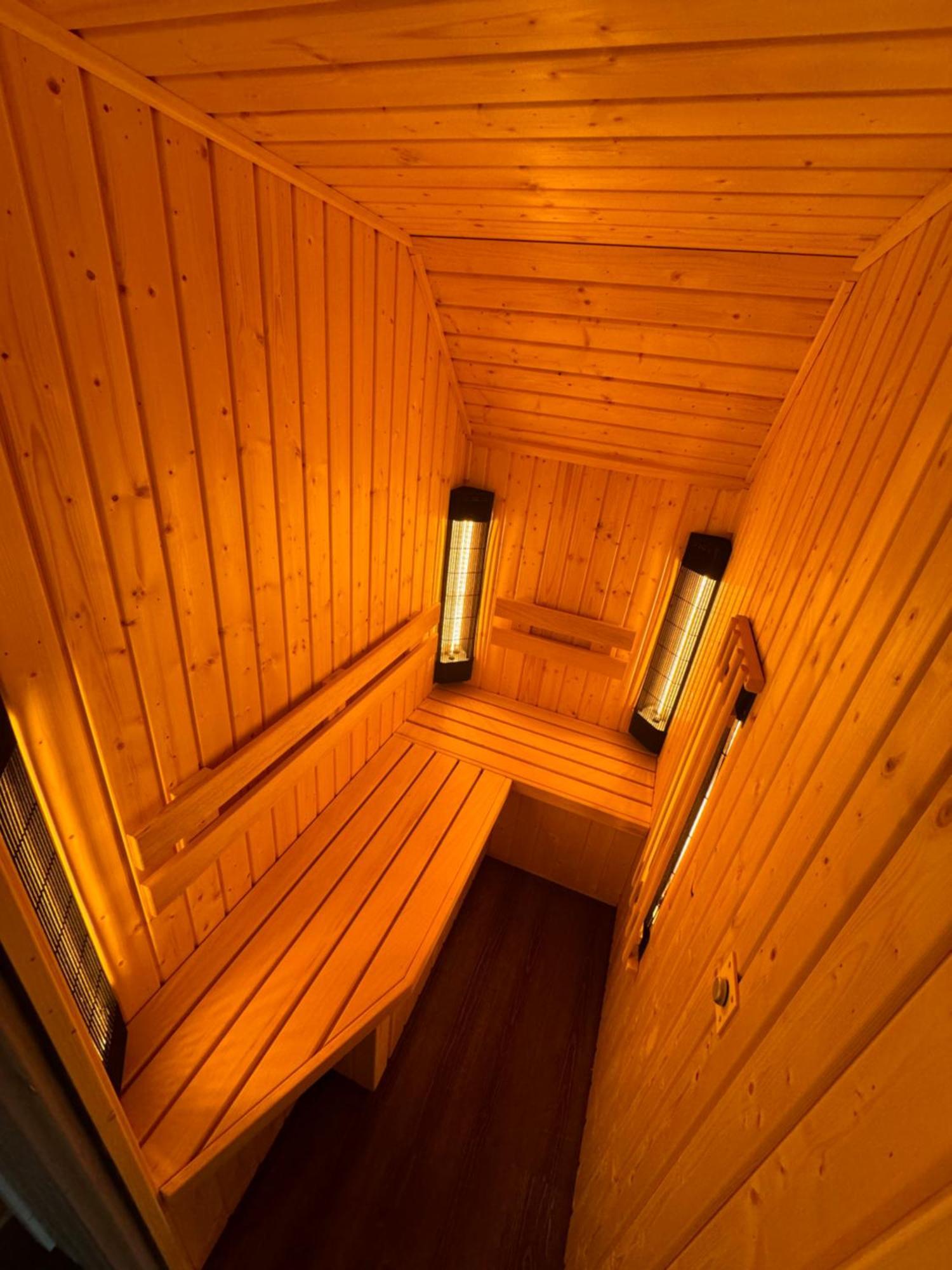 Unieke Houten Met Sauna In Twente - 6p Villa